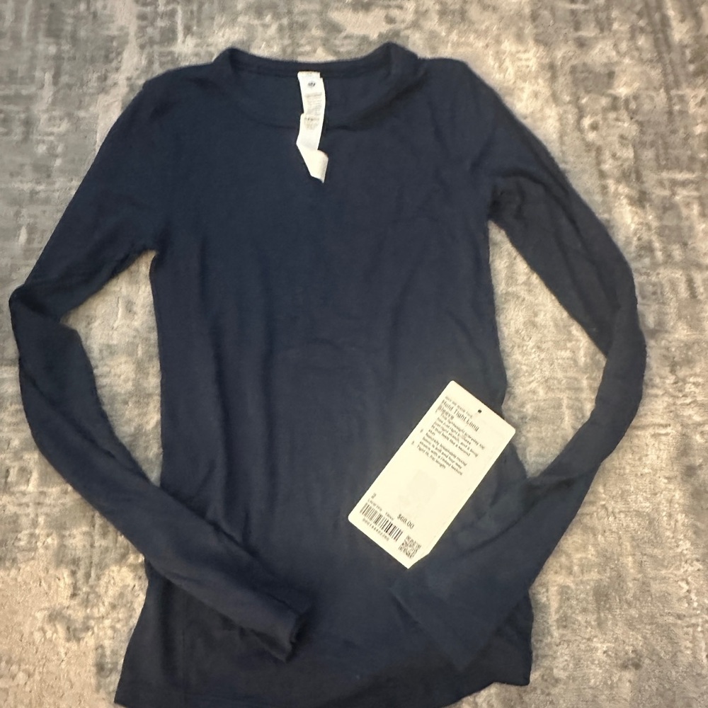 Lululemon Athletica hold tight long sleeve